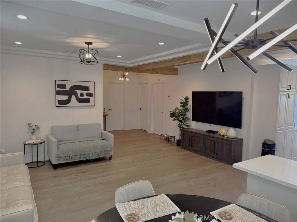 Los Angeles, CA 90047,9416 La Salle AVE