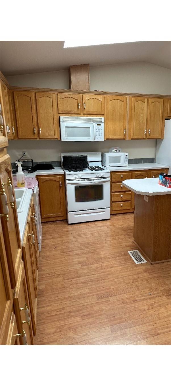 Lake Isabella, CA 93240,6117 Juniper RD