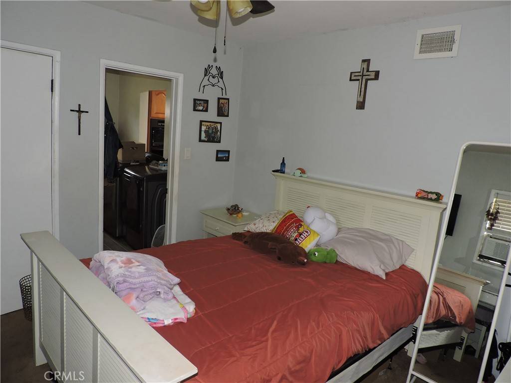 Arleta, CA 91331,9472 Woodale AVE