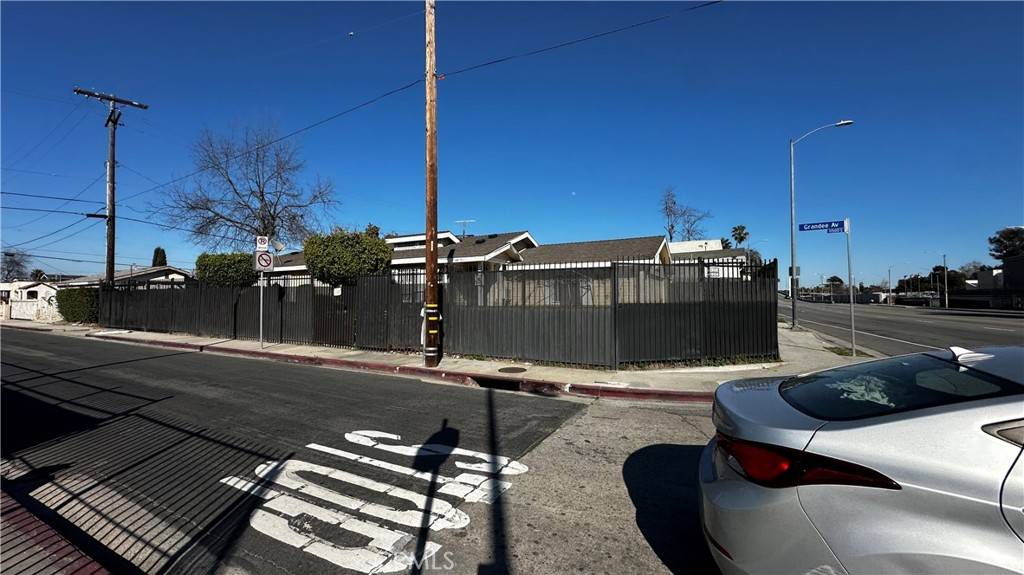 Los Angeles, CA 90059,1701 East Imperial Highway