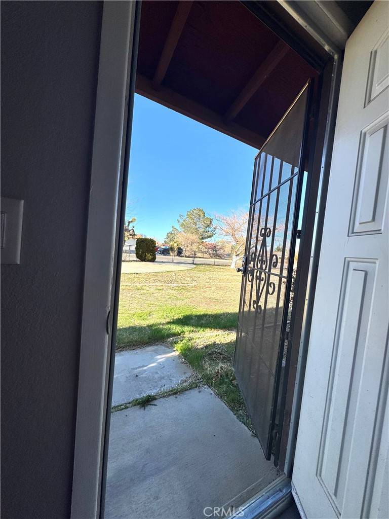 Apple Valley, CA 92308,21115 Geronimo RD