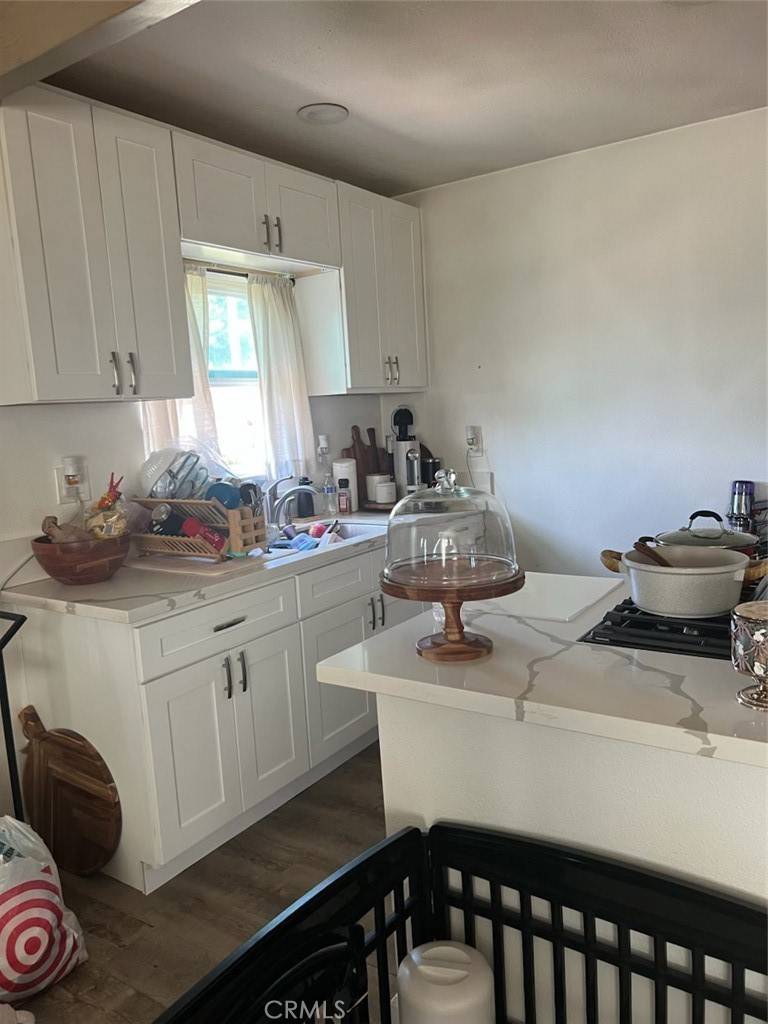 Compton, CA 90221,3704 E Iva ST