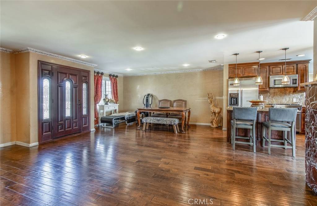 Downey, CA 90241,8266 Fontana ST
