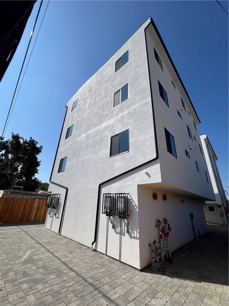 Los Angeles, CA 90006,1128 Ardmore