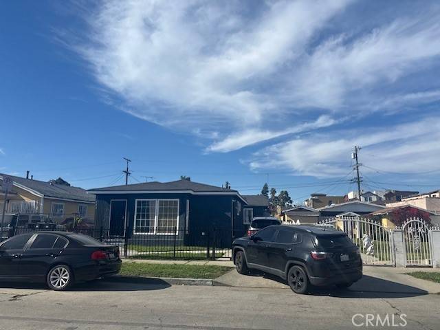 Los Angeles, CA 90003,121 W 71st ST