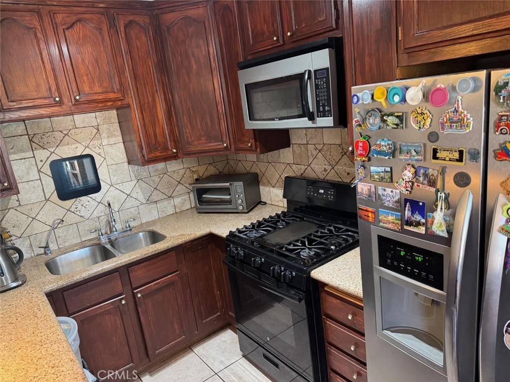 Paramount, CA 90723,8318 Howe