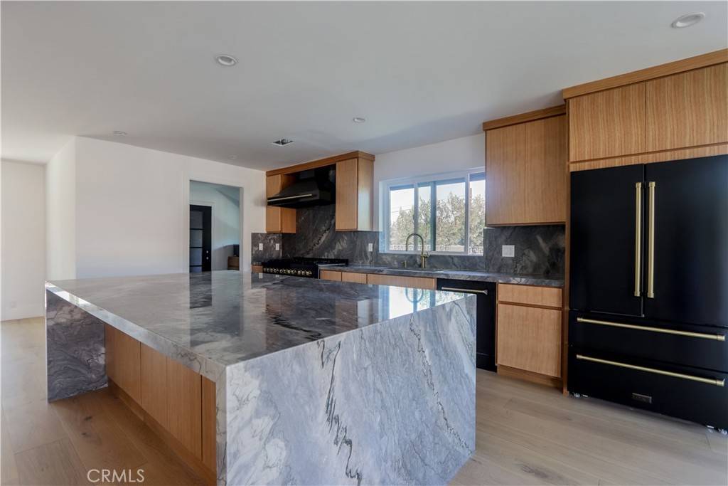 Downey, CA 90241,7604 Muller ST