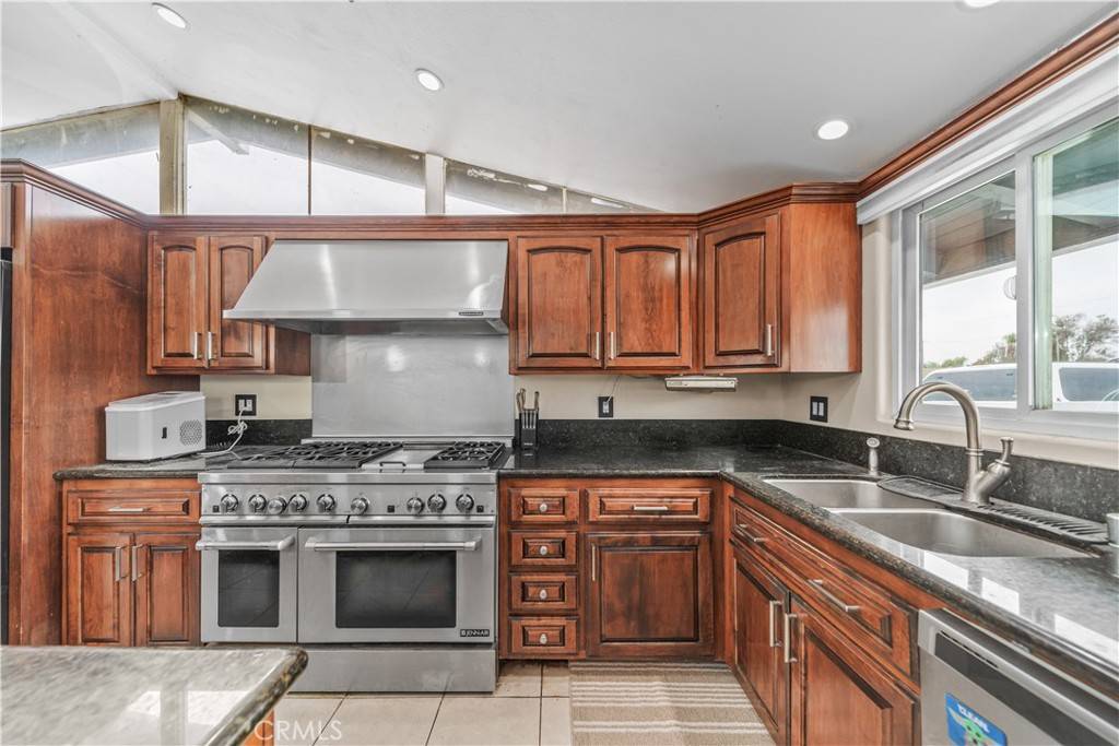Whittier, CA 90603,10930 Groveland AVE