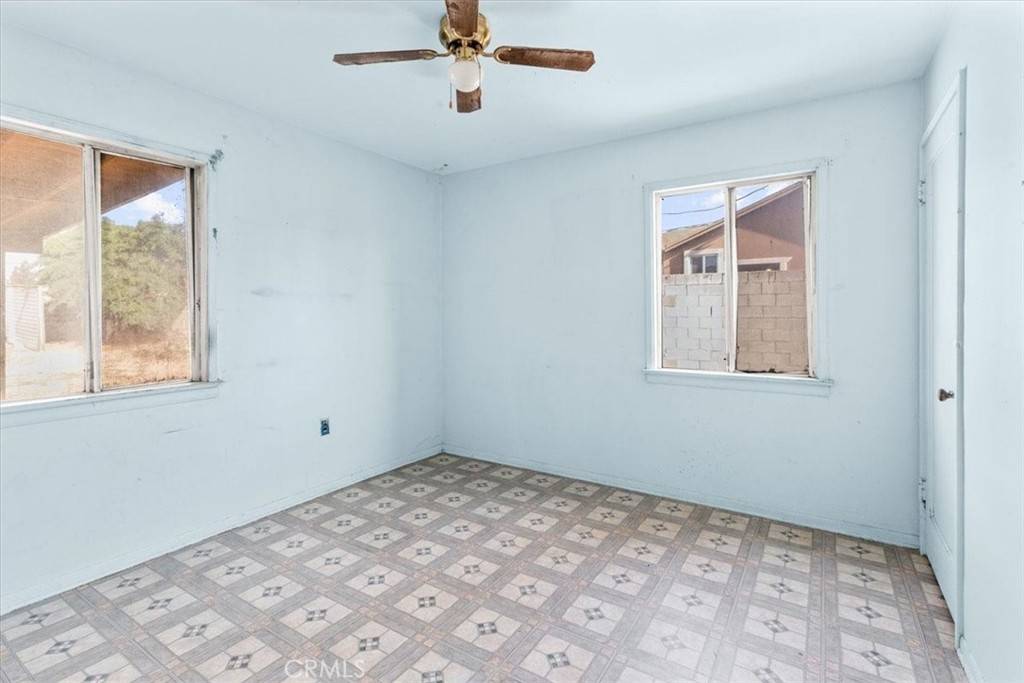 Fontana, CA 92335,9454 Palm LN