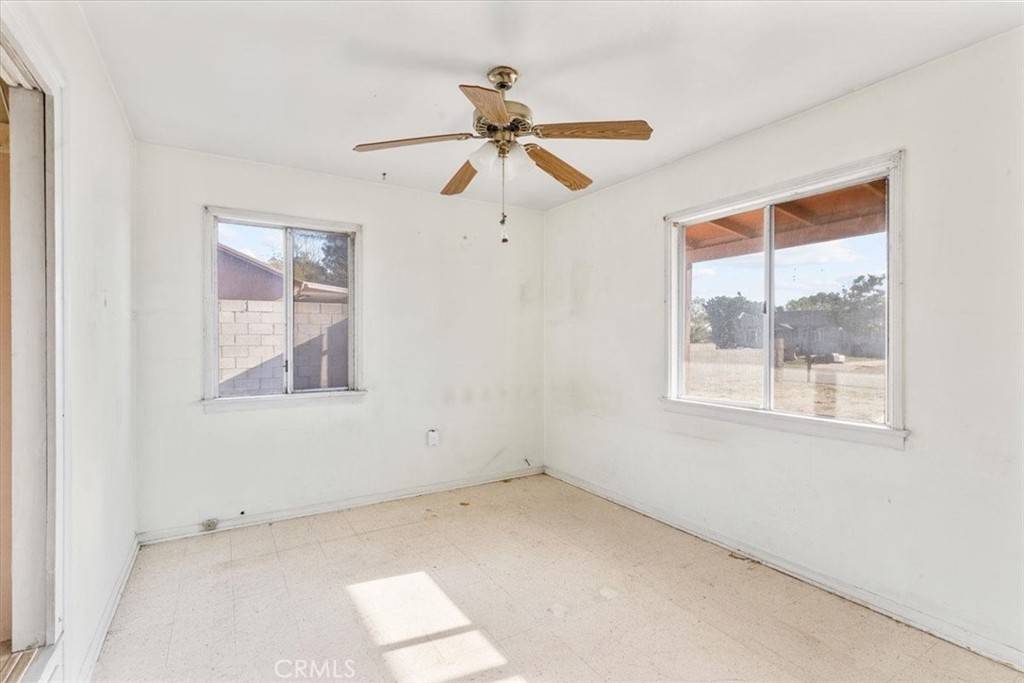Fontana, CA 92335,9454 Palm LN