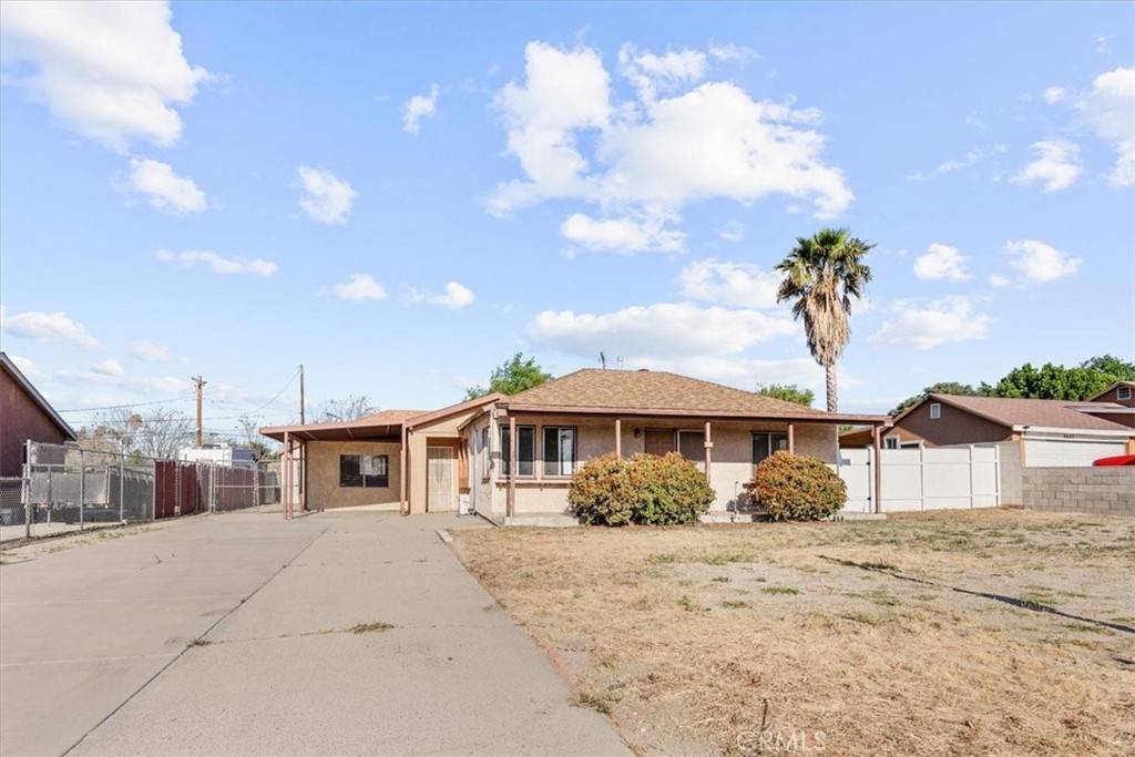 Fontana, CA 92335,9454 Palm LN