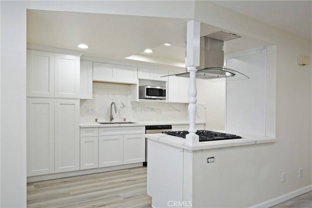 10612 Parrot AVE Downey, CA 90241