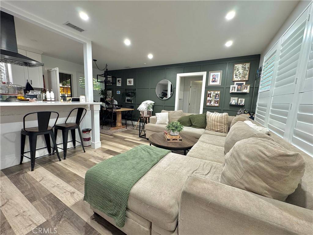 Downey, CA 90240,6502 Dos Rios RD