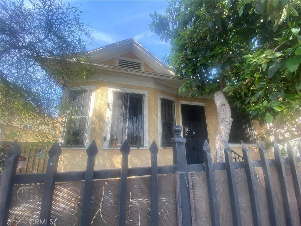 Los Angeles, CA 90011,415 E Vernon AVE