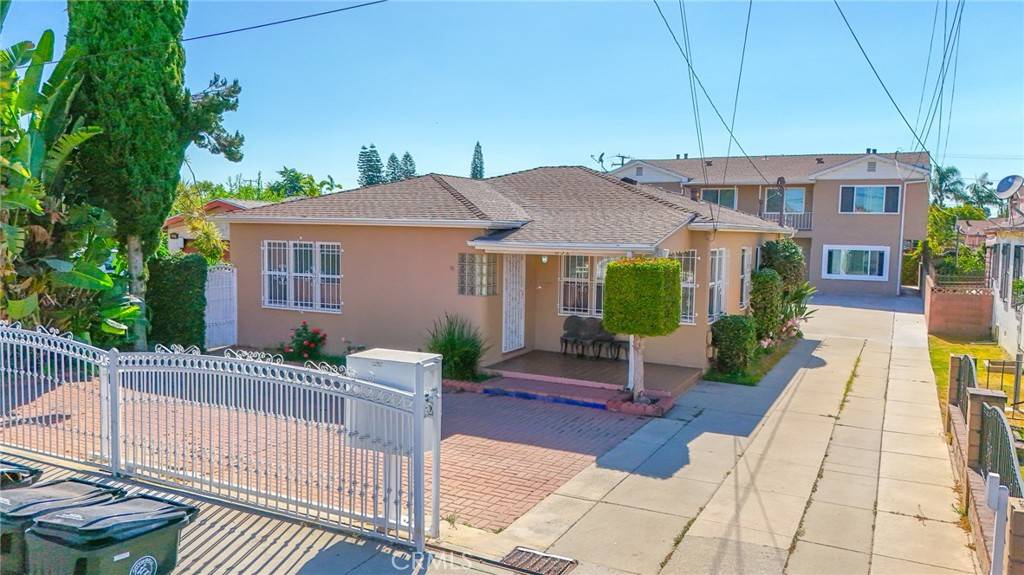 Bell, CA 90201,6521 Walker AVE