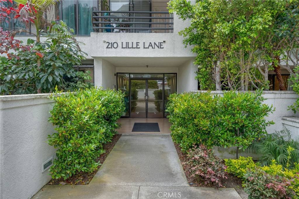Newport Beach, CA 92663,210 Lille LN #217