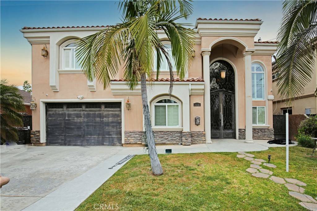 Downey, CA 90241,8573 11th ST