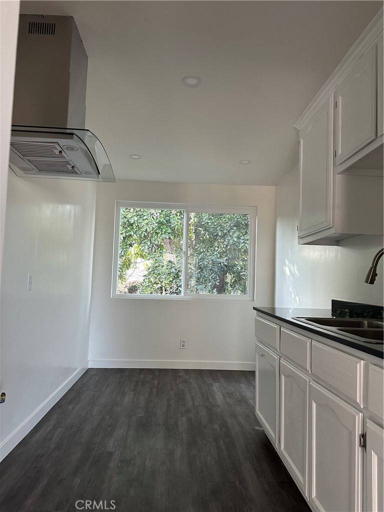 South Gate, CA 90280,8601 Chestnut AVE