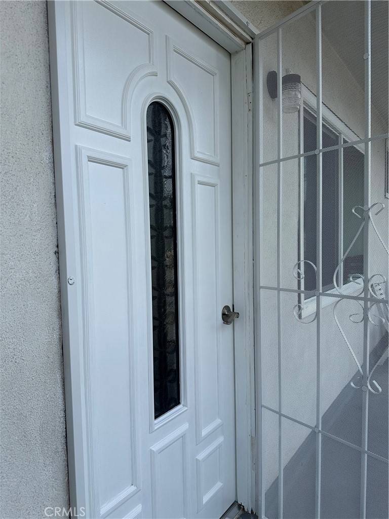 South Gate, CA 90280,8601 Chestnut AVE