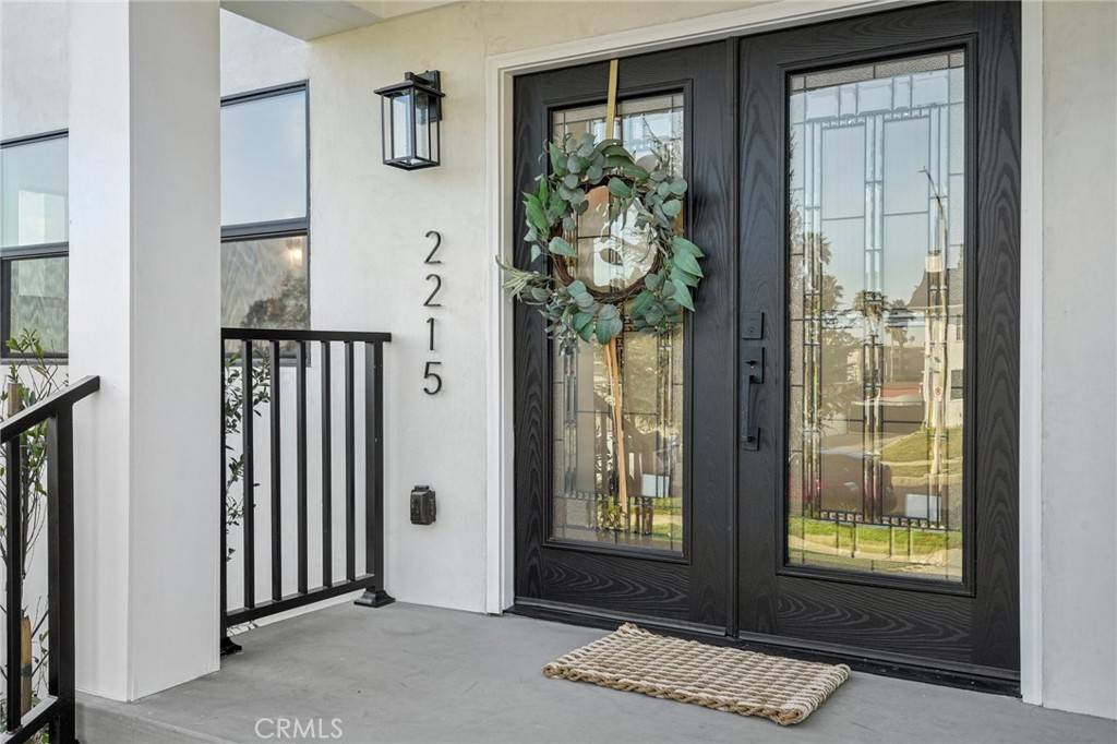 Los Angeles, CA 90016,2215 Wellington RD