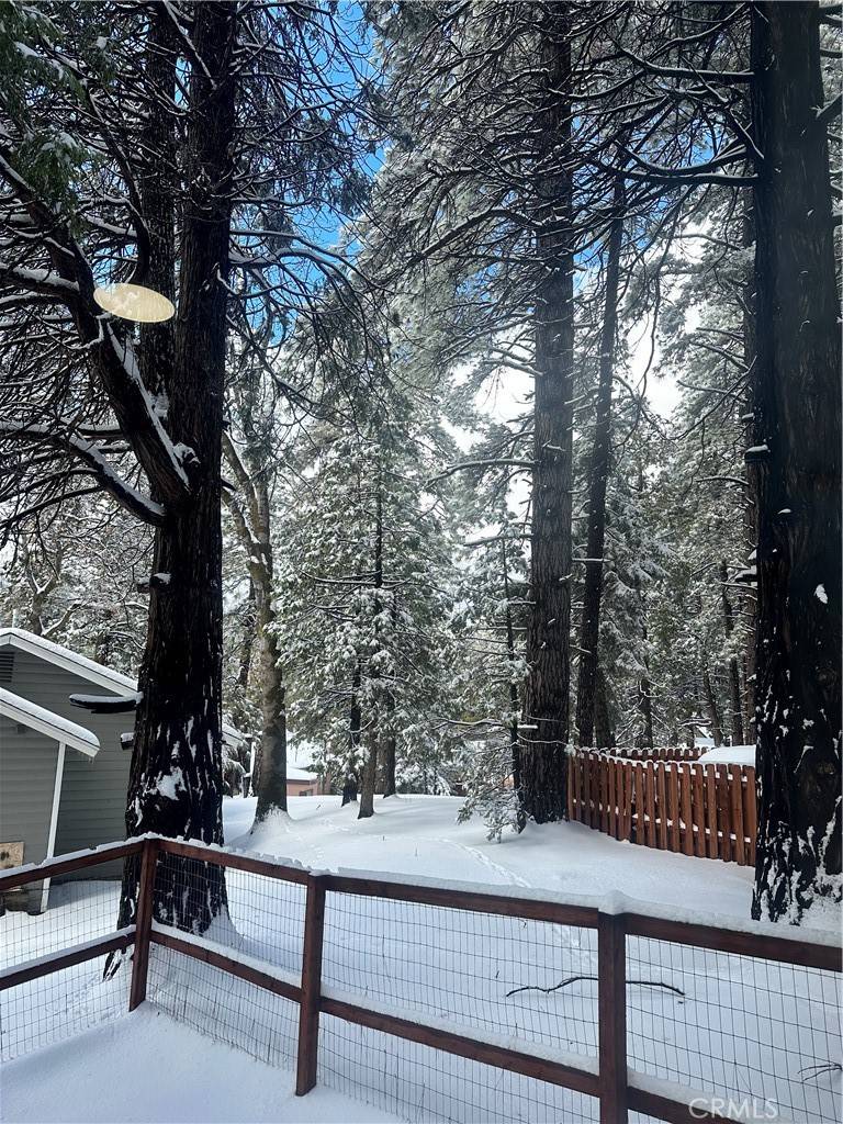 Running Springs, CA 92382,32064 Hunsaker WAY