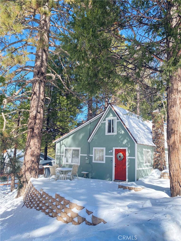 Running Springs, CA 92382,32064 Hunsaker WAY