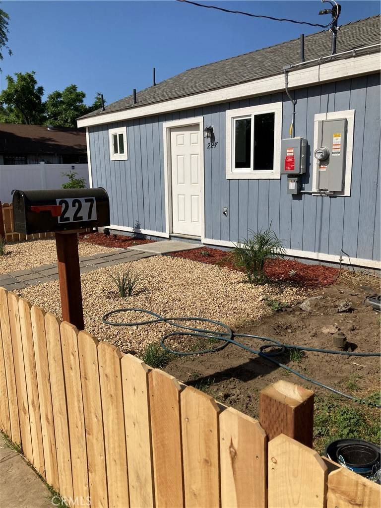 Farmersville, CA 93223,227 S Magnolia AVE