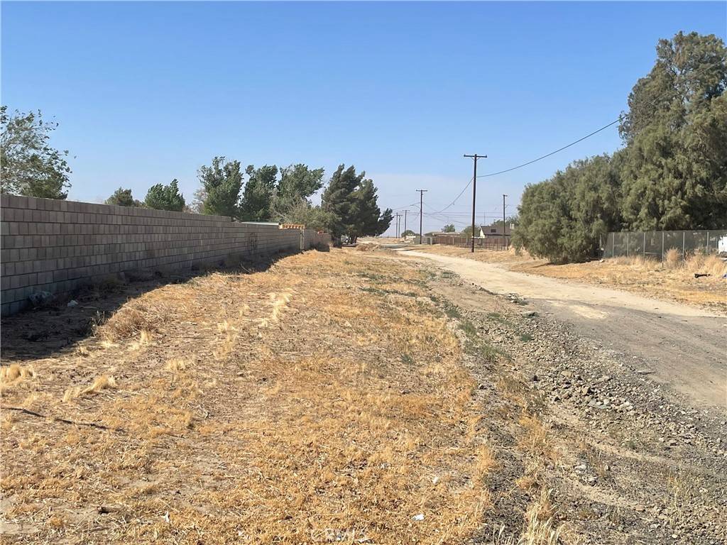 Littlerock, CA 93543,0 Q6 Vac AVE