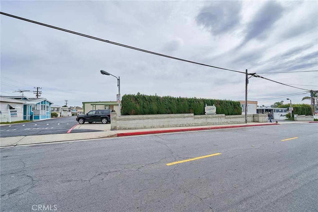 Lomita, CA 90717,24100 Pennsylvania ST #103