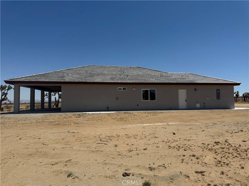 6472 Cayucos DR Phelan, CA 92371