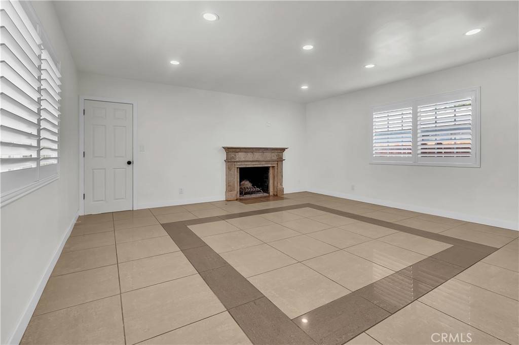 Hawthorne, CA 90250,12222 Oxford Ave