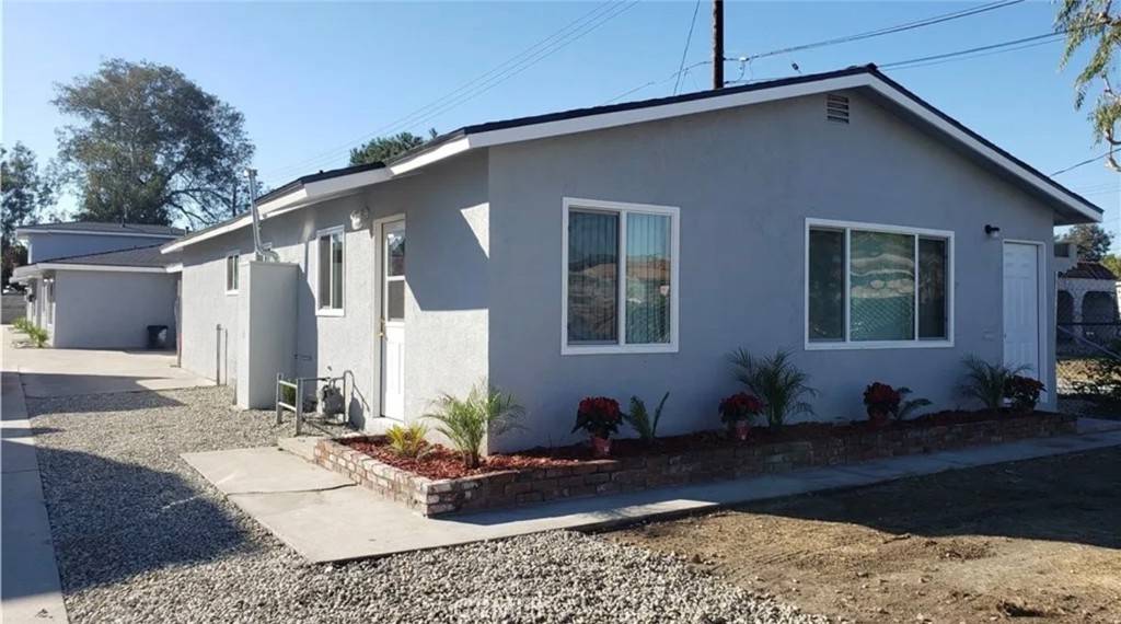 Cudahy, CA 90201,4822 Live Oak ST