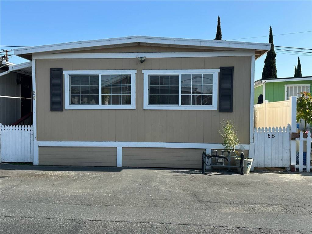Paramount, CA 90723,15325 Orange Ave #E8