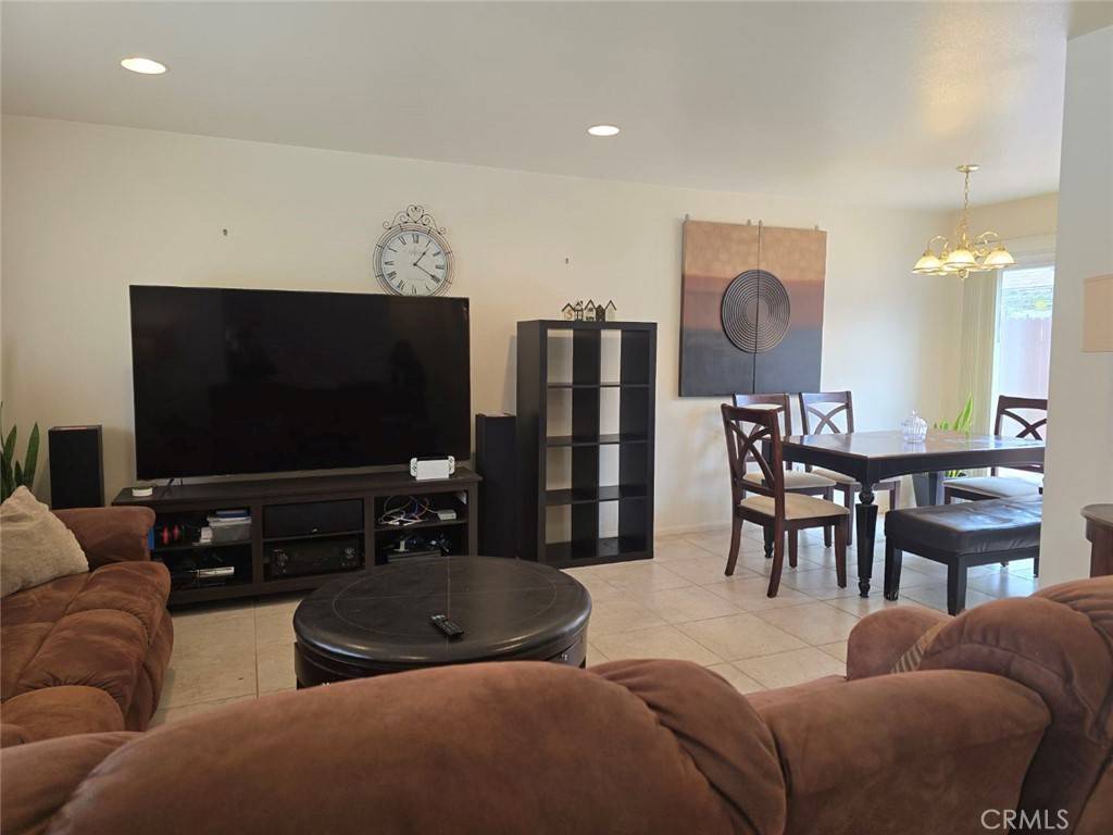 Cudahy, CA 90201,4443 Santa Ana ST #2