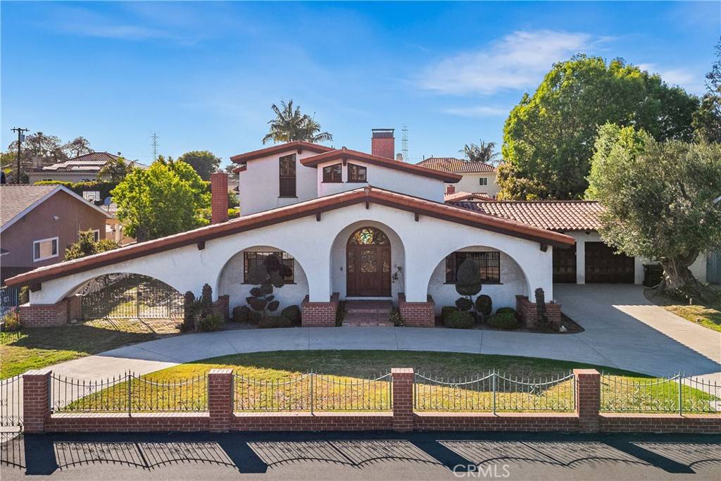 Downey, CA 90240,9221 Rives AVE