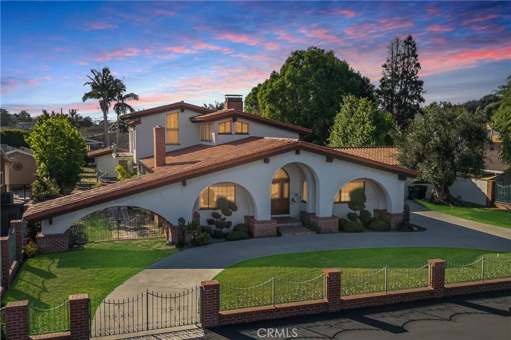 Downey, CA 90240,9221 Rives AVE