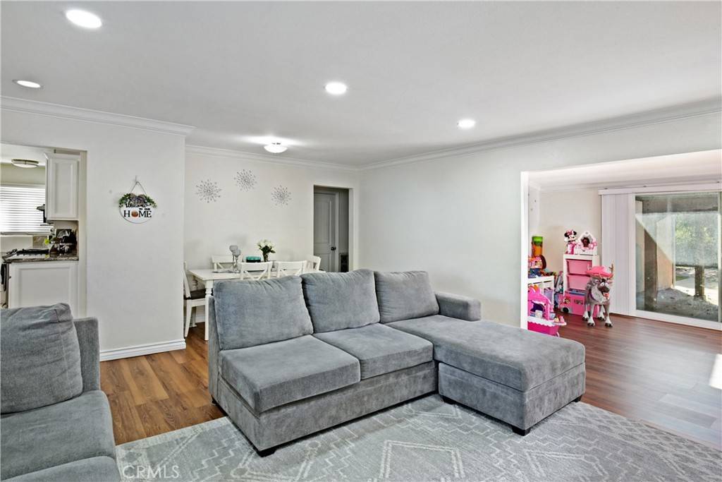 Downey, CA 90241,11003 Pangborn AVE