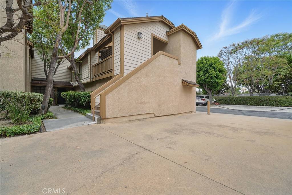 Paramount, CA 90723,16211 Downey AVE #73
