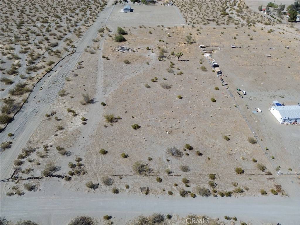 4544 Woodward RD Phelan, CA 92371