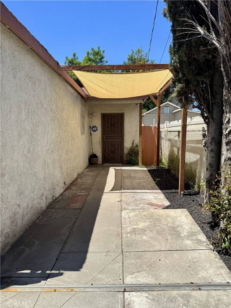 Azusa, CA 91702,819 N Pasadena AVE