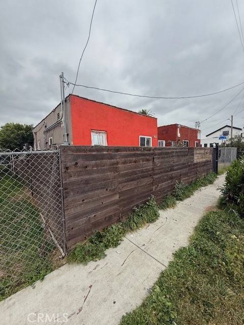Los Angeles, CA 90044,10122 S Normandie AVE