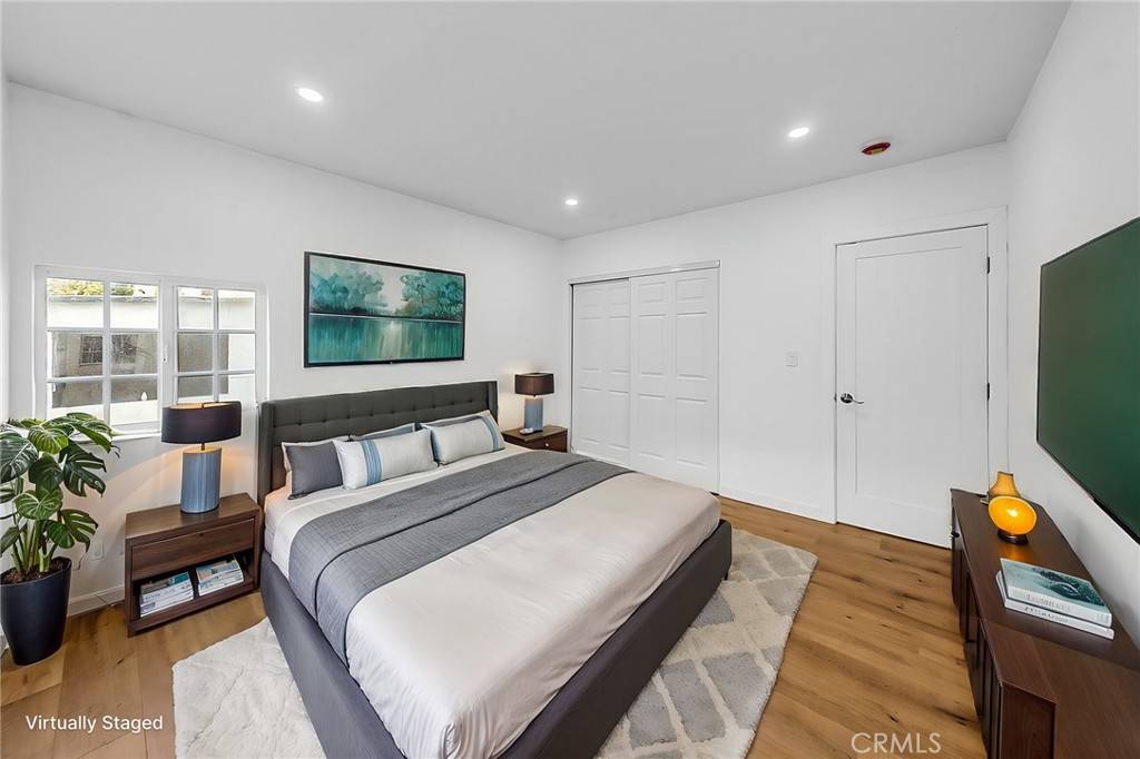 Compton, CA 90220,401 W Poplar ST