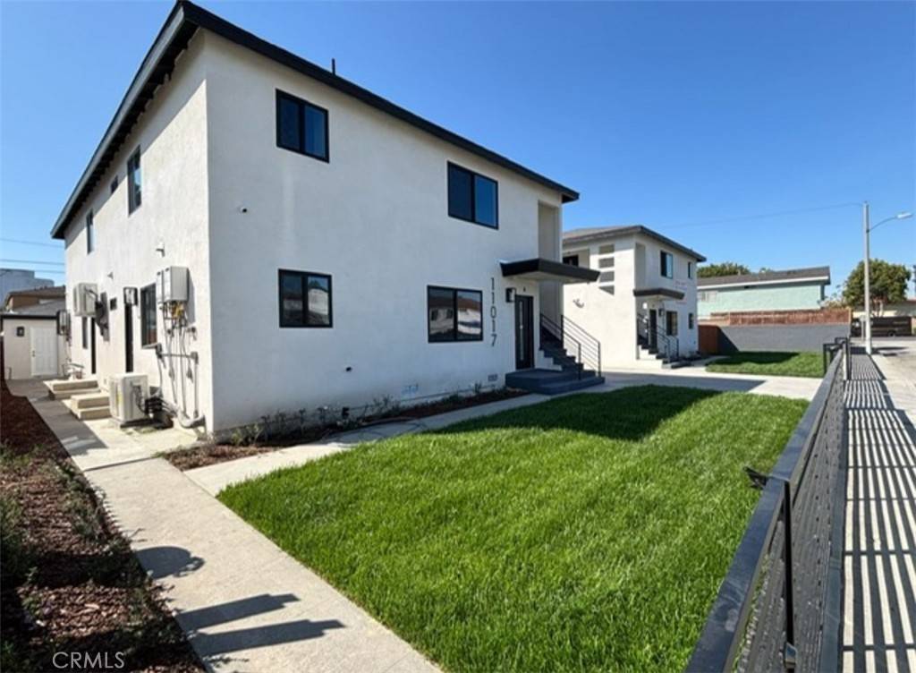 Lynwood, CA 90262,11017 Carson DR #D
