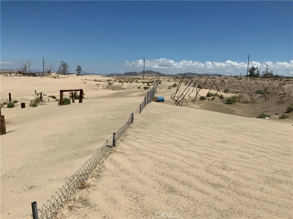 Newberry Springs, CA 92365,45962 Palma Vista RD
