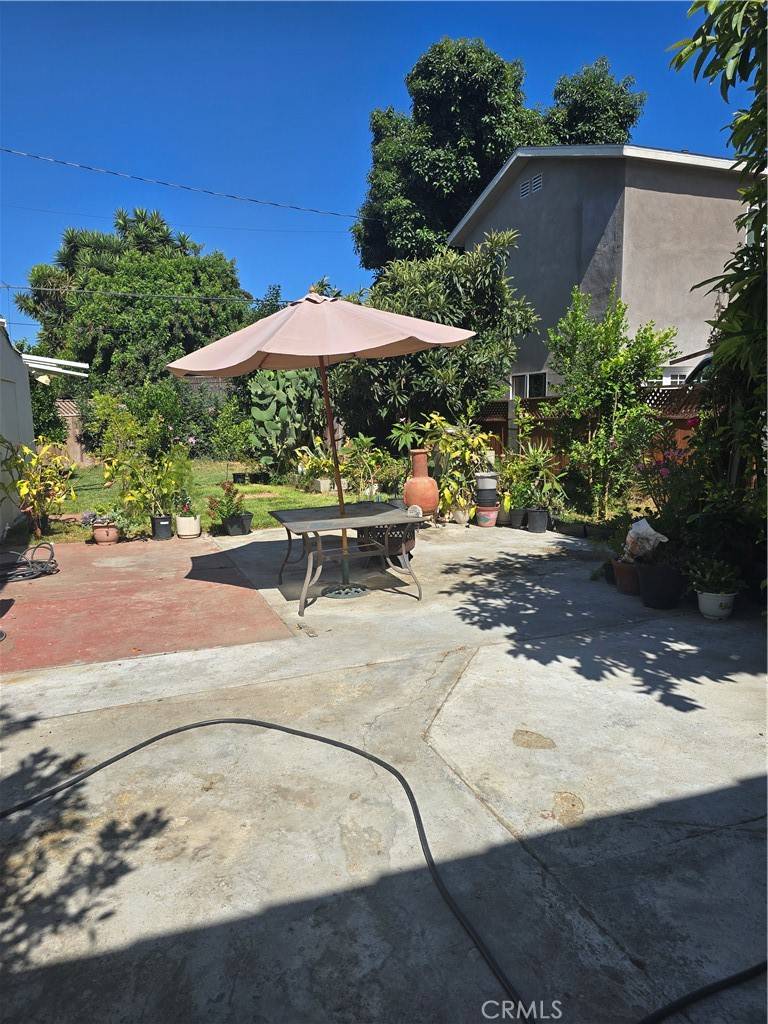 Compton, CA 90221,519 N Sloan AVE