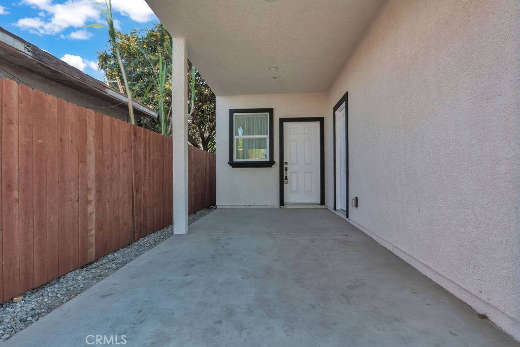 Compton, CA 90222,2032 E Stockwell