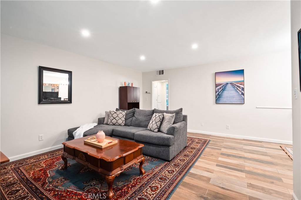 Pasadena, CA 91107,1015 N Michillinda AVE #104