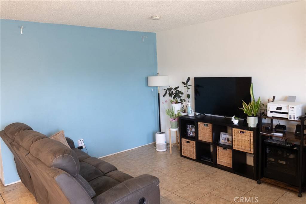 Long Beach, CA 90810,3325 Santa Fe AVE #110
