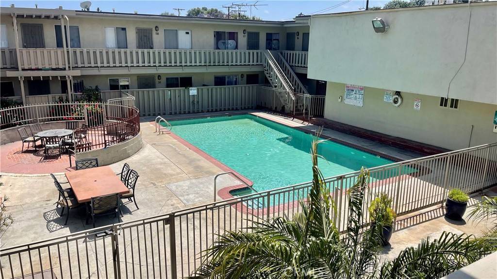 Long Beach, CA 90810,3325 Santa Fe AVE #110
