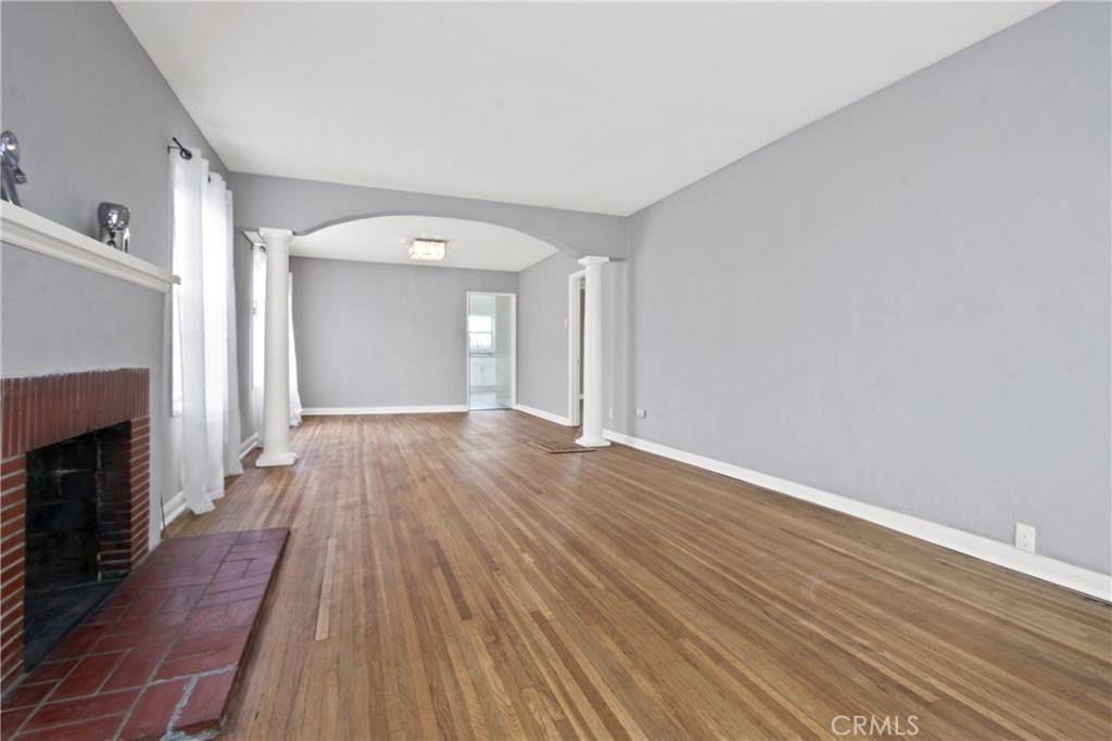 Hyde Park, CA 90043,5939 5th Ave